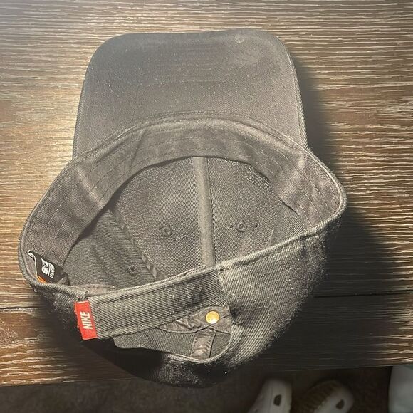 Nike Black Minimalist Hat with Swoosh Logo - Picture 5 of 5